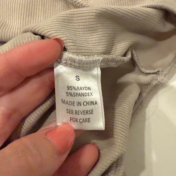 Wishlist sleeveless Beige Ribbed Bodysuit snap bottom tank ribbed small - Picture 6 of 6